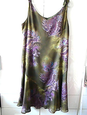 A3 La Rochelle Kleid Gr 42/44 grün Blütenpaisley lila gefüttert Rock ausgestellt