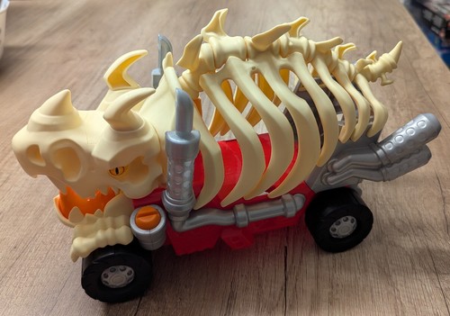 Dinosaurier skelett truck - skelett,