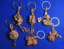 Schlüsselanhänger Glücksbringer Drei Affen Drache Schlange Affe Rosenholz 