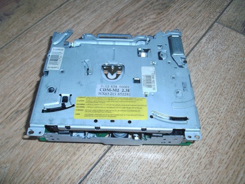 Laufwerk für autoradio - cd,