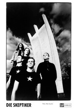 Die Skeptiker - Promo Photo 1993 - Schwarze Boten - Sauerei - Punk - Our Choice