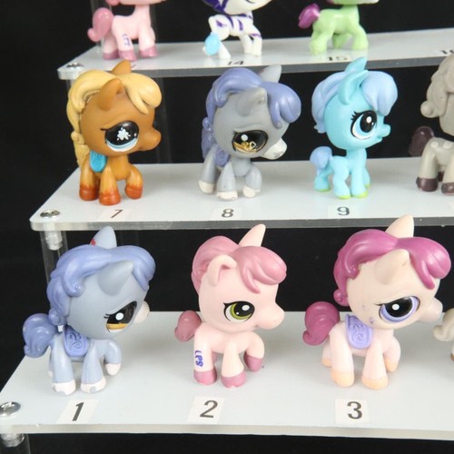 Pferd und pony - und,