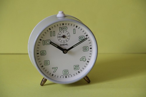 Mechanischer wecker diehl grau - mechanischer,