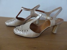 Pumps Sandalen beige glänzend perlseide Gr. 5 1/2 39 Retro Lady Gabor