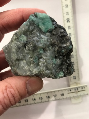 Stück großer rohstein mit - stück,
