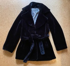 Schwarze Webpelzjacke B&L Gr. 36 tailliert Bindegürtel | Kunstpelz Jacke Webpelz