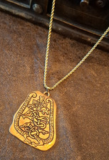 Modeschmuck Vintage Anhänger goldfarben Runenstein 11. Jahrhundert