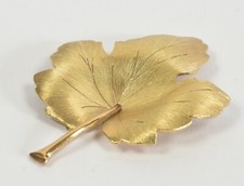 Schöne Vintage goldfarbene