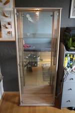 vitrinenschrank holz