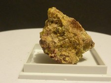 Boltwoodit in Granit ( Bergen/Vogtl.)