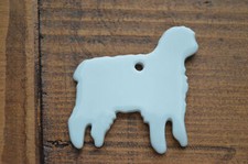 Anhänger mit Loch Form Schaf