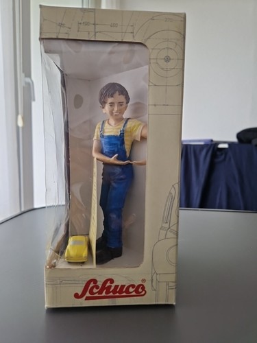 Schuco figur mit karmann - schuco, ghia