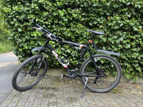 Mountainbike fully red - fully, bull
