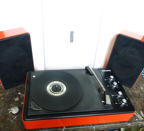 Space age plattenspieler - age, bruns