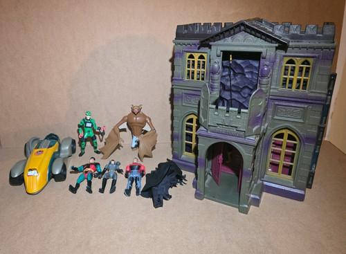 Batman wayne manor batcave - wayne, manor/batcave