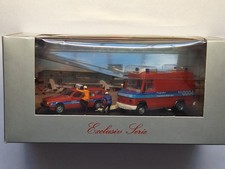 Feuerwehr Frankfurt NEU & OVP SET Vitrine WF Flughafen HERPA