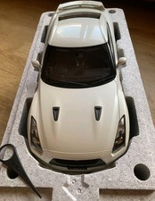 Nissan GT-R R35 Premium Edition  1/12 Autoart - Pearl White