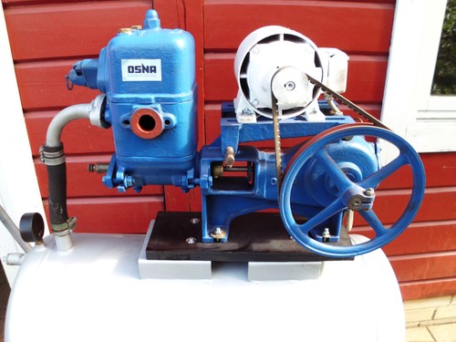 Hauswasserwerk mit kolbenpumpe - mit,