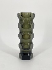 * GLAS VASE DUNKELGRÜN