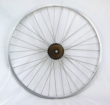 28 Zoll Hinterrad Laufrad Kasten Felge + 7 fach Shimano Kranz silber Alu