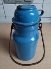 Blaue alte Emaille Milchkanne