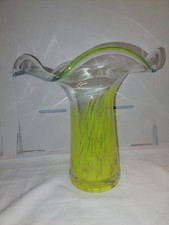 Mundgeblasen Kunstglas Vase mit welligem Oberrand Spritzdekor 23cm hoch,22cm D