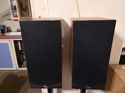 Klipsch speakers 4 - w/4, stands