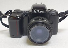 Nikon F-601 + Objektiv 35-70mm