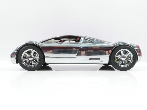 Revell audi avus chrom - 1:18,