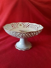 Arabella Atelier Porzellan - Bavaria - Durchbruch Schale auf Sockel - Blumendeko