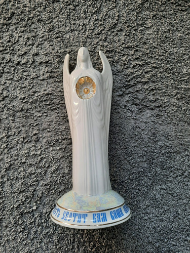 Porzellanfigur eines engels - porzellanfigur,