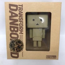 Komplett verformte Danbo