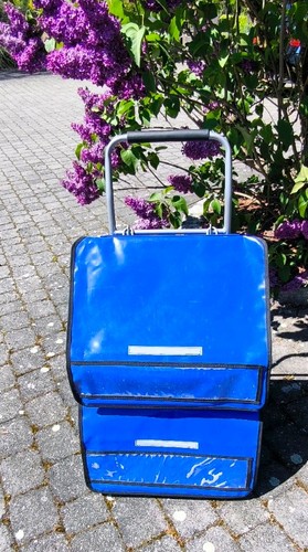 Zeitungsroller zeitungswagen - zeitungsroller,