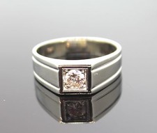 SCHÖNER RING AUS 750/- WEISSGOLD MIT 1 BRILLANT 0,37ct Wert EUR 3398,-