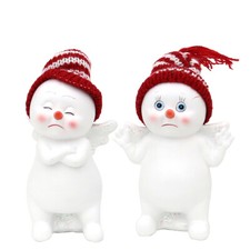 Schneekind mit Engelflügel