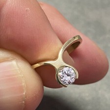 1,50 Karat Rund Solitär Charm