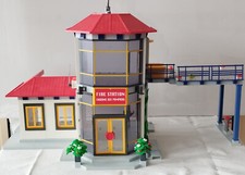 Playmobil Hauptquartier Feuerwehr Wache Station (leer) mit Bauanleitung
