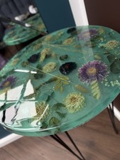 Couchtisch aus Epoxidharz mit