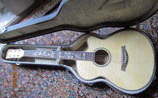 wunderschöne Gitarre Carlos mit Tonabnehmer