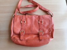 verschiedene Handtaschen A, Verkauf für den Tierschutz