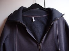 Braune Sweatjacke mit Kapuze