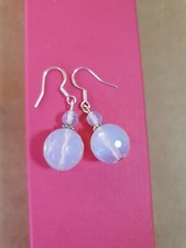 Feine Ohrringe mit Opalit