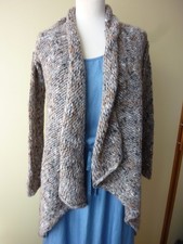 NEU Rich & Royal Cardigan XS 34 taupe meliert Glitzer Wasserfallkragen grün rost