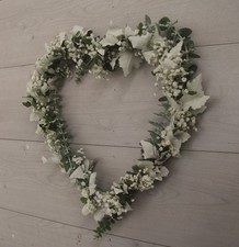 Kranz Herz 35 cm grün weiss