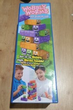 Wobbly Worms Tower Balancing