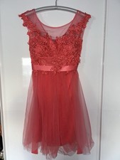 Abendkleid Mit Tollen Details