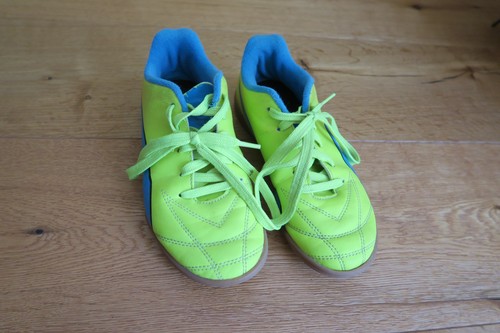 Hallenturnschuhe