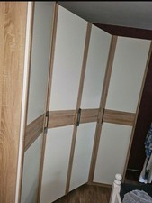 Eck-Kleiderschrank