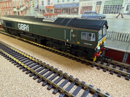 Hornby r3747 class - r3747,
