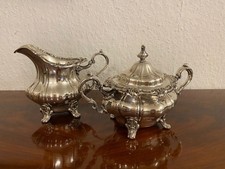 Sehr großes Rahmservice